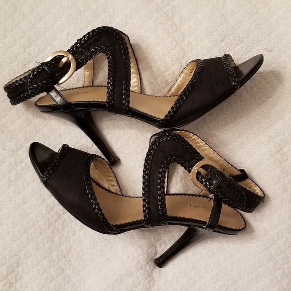 Heels - Picture 2 of 3